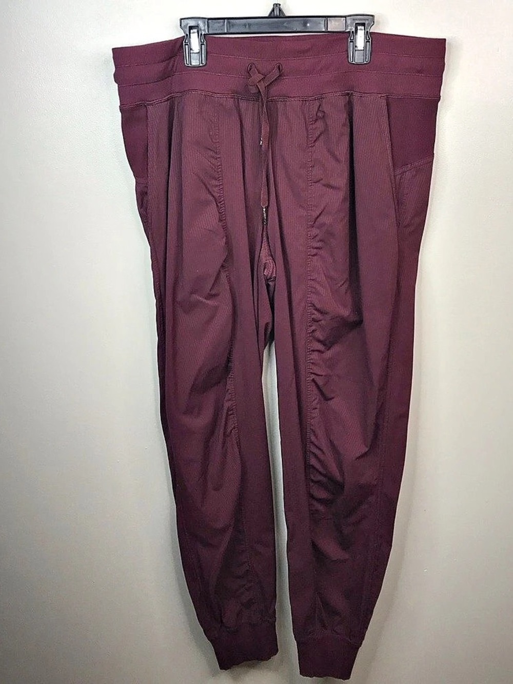 lululemon Dance Studio Joggers in Burgundy Sz 12
